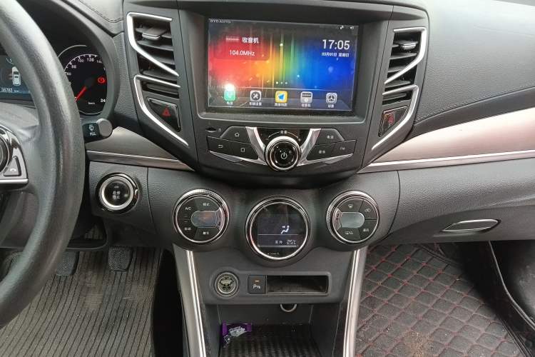 Used BYD Song 2016 GaiShi Edition 1.5TI Manual Elite Model Audio And AC Panel