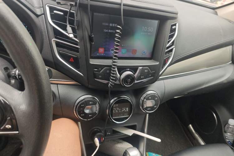 Used BYD Song 2016 GaiShi Edition 1.5TID Automatic Elite Model Audio And AC Panel