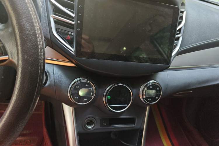 Used BYD Song 2016 1.5TI Manual Luxury Model Audio And AC Panel