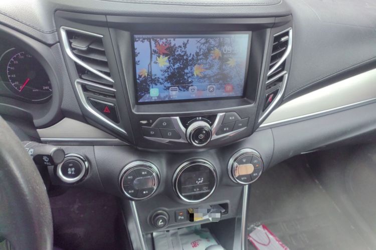 Used BYD Song 2016 2.0TID Automatic Prestige Edition Audio And AC Panel