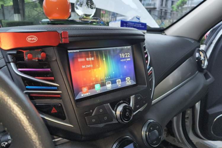 Used BYD Song 2016 GaiShi Edition 1.5TI Manual Elite Model Audio And AC Panel