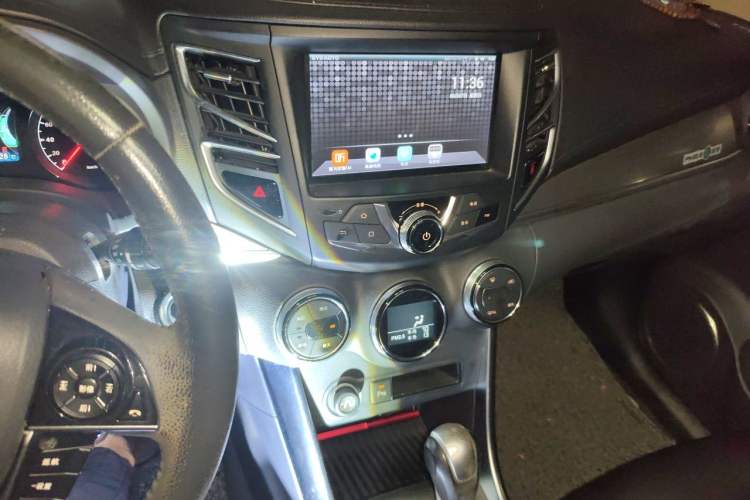 Used BYD Song 2016 Gaishi Edition 1.5TID Automatic Luxury Model Audio And AC Panel