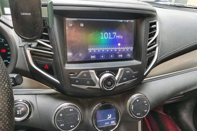 Used BYD Song 2016 GaiShi Edition 1.5TI Manual Elite Model Audio And AC Panel