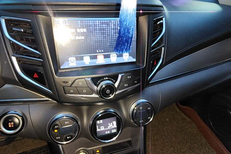 Used BYD Song 2016 GaiShi Edition 1.5TID Automatic Elite Model Audio And AC Panel