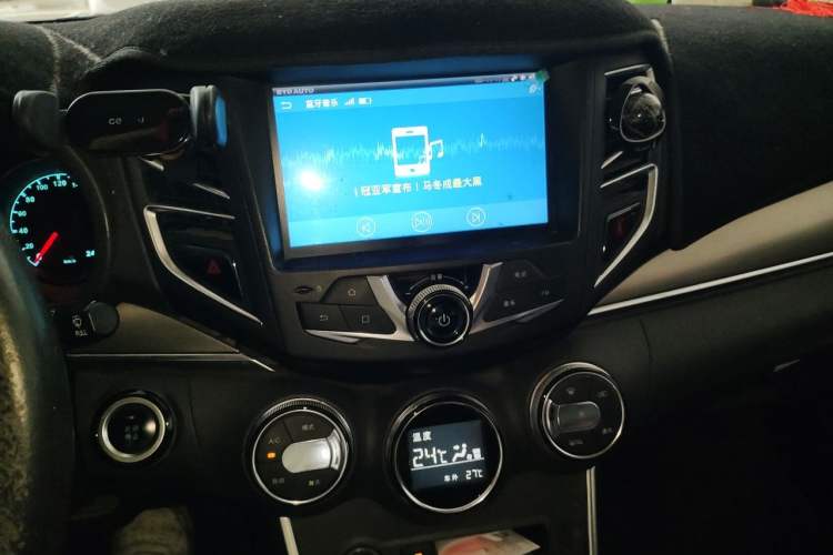 Used BYD Song 2016 GaiShi Edition 1.5TID Automatic Elite Model Audio And AC Panel