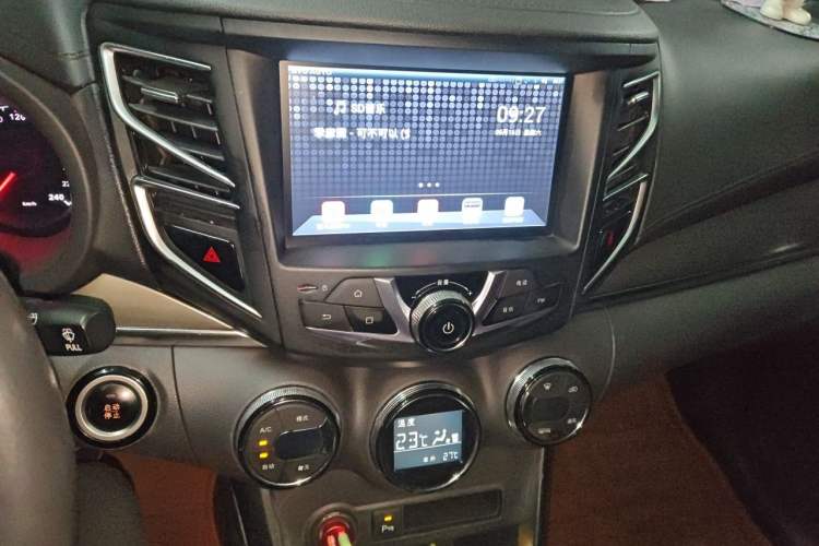 Used BYD Song 2016 GaiShi Edition 1.5TID Automatic Elite Model Audio And AC Panel