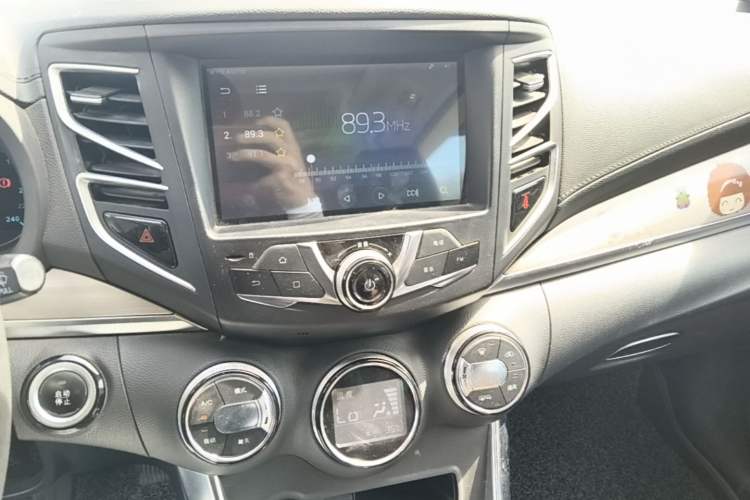 Used BYD Song 2016 Gaishi Edition 1.5TI Manual 4G Prestige Model Audio And AC Panel
