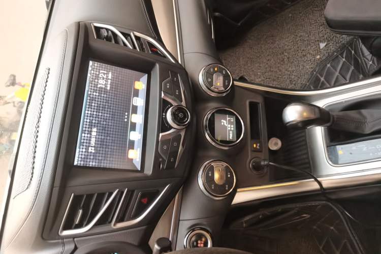Used BYD Song 2016 Gaishi Edition 1.5TID Automatic Luxury Model Audio And AC Panel