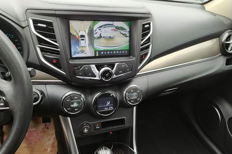 Used BYD Song 2016 GaiShi Edition 1.5TI Manual Elite Model Audio And AC Panel