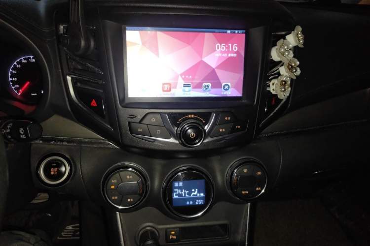 Used BYD Song 2016 GaiShi Edition 1.5TID Automatic Elite Model Audio And AC Panel