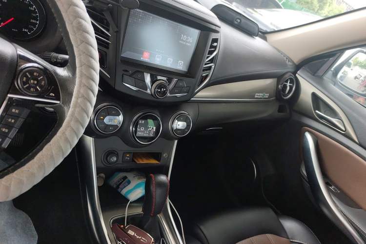 Used BYD Song 2016 Gaishi Edition 1.5TID Automatic Luxury Model Audio And AC Panel