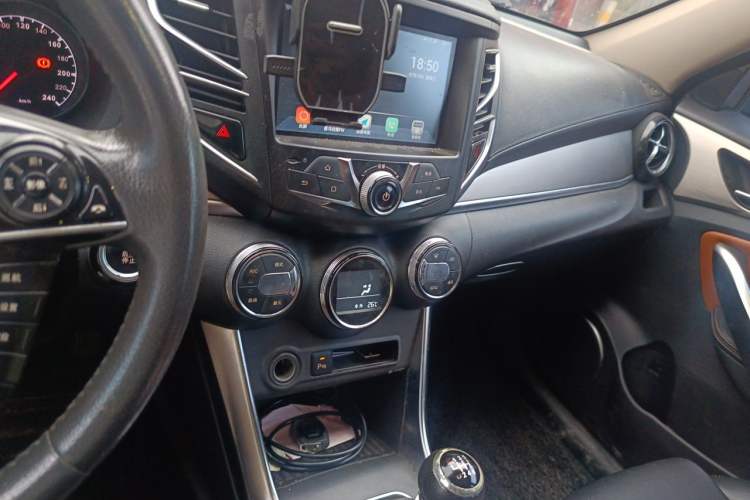 Used BYD Song 2016 1.5TI Manual Luxury Model Audio And AC Panel
