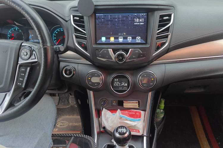 Used BYD Song 2016 GaiShi Edition 1.5TI Manual Elite Model Audio And AC Panel