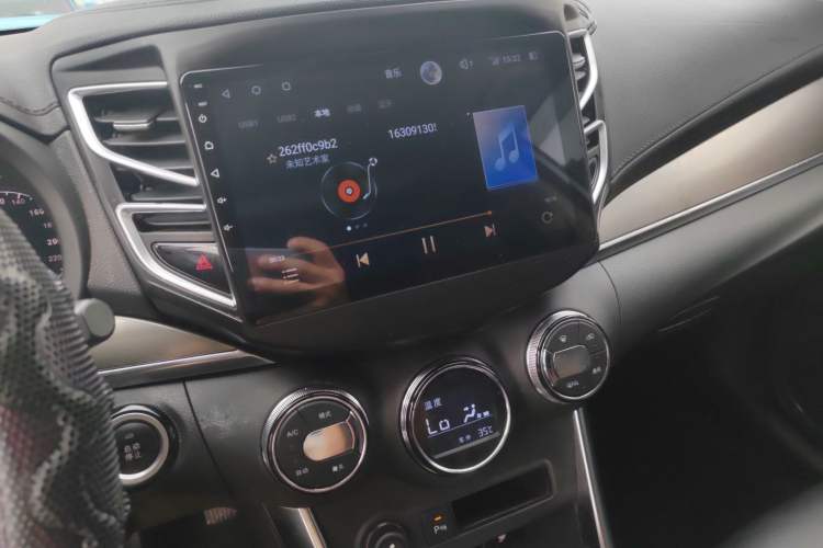Used BYD Song 2016 GaiShi Edition 1.5TID Automatic Elite Model Audio And AC Panel