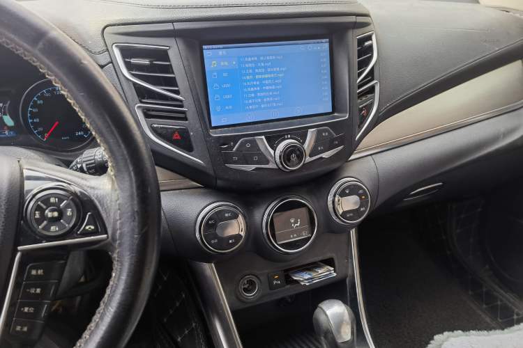 Used BYD Song 2016 2.0TID Automatic Prestige Edition Audio And AC Panel