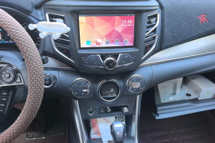 Used BYD Song 2016 GaiShi Edition 1.5TID Automatic Elite Model Audio And AC Panel