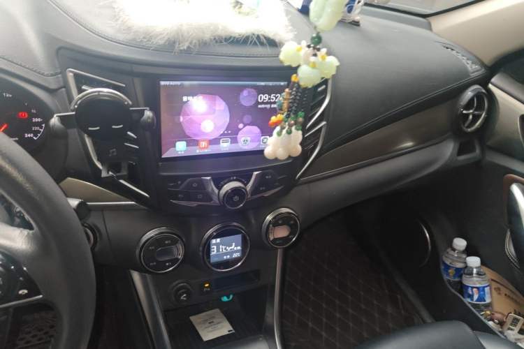 Used BYD Song 2016 GaiShi Edition 1.5TI Manual Elite Model Audio And AC Panel