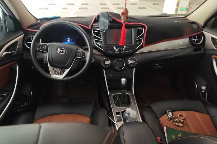 Used BYD Song 2016 2.0TID Automatic Flagship Edition Center Console