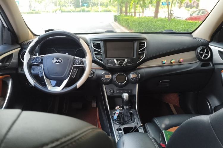 Used BYD Song 2016 2.0TID Automatic Flagship Edition Center Console