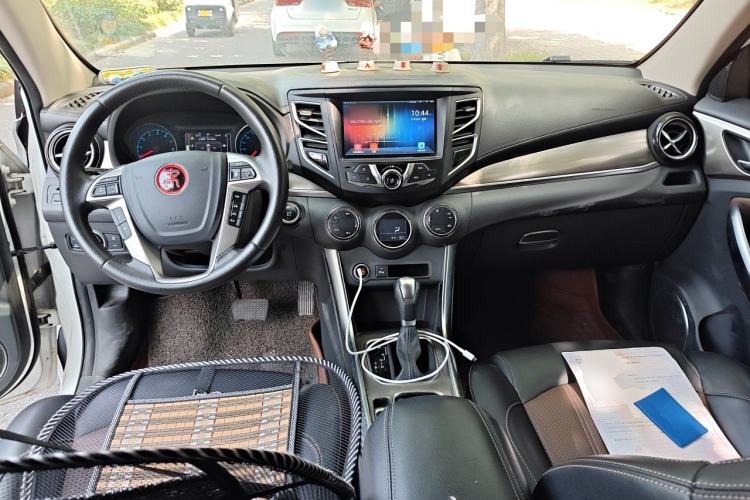 Used BYD Song 2016 Gaishi Edition 1.5TID Automatic Leading Model Center Console