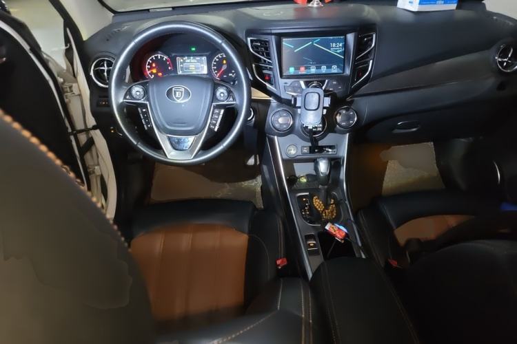 Used BYD Song 2016 2.0TID Automatic Prestige Edition Center Console
