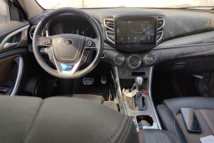 Used BYD Song 2016 Gaishi Edition 1.5TID Automatic Luxury Model Center Console