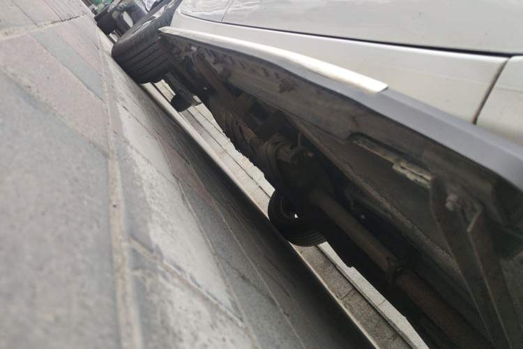 Used BYD Song 2016 Gaishi Edition 1.5TI Manual Haoya Model Chassis Front Right