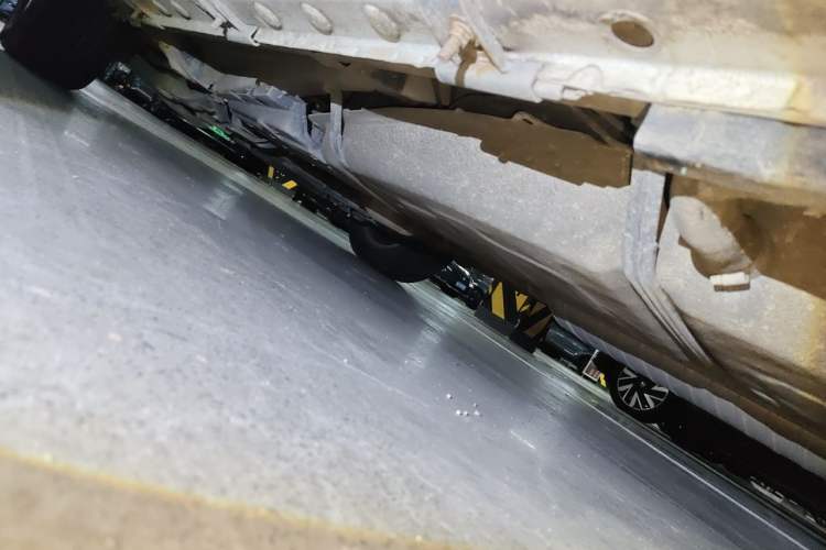 Used BYD Song 2016 2.0TID Automatic Prestige Edition Chassis Rear Left