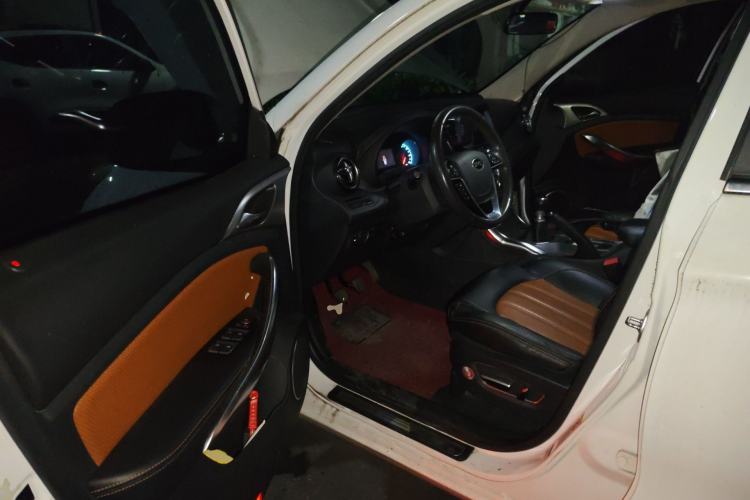 Used BYD Song 2016 1.5TI Manual Luxury Model Driver Seat