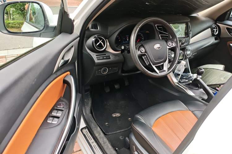 Used BYD Song 2016 1.5TI Manual Luxury Model Driver Seat