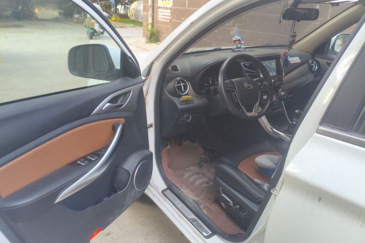 Used BYD Song 2016 1.5TI Manual Luxury Model Driver Seat
