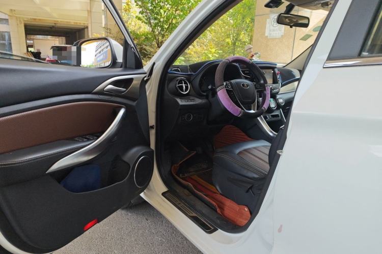 Used BYD Song 2016 GaiShi Edition 1.5TI Manual Elite Model Driver Seat