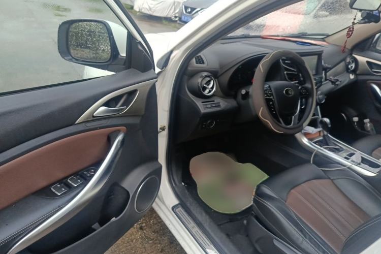 Used BYD Song 2016 GaiShi Edition 1.5TID Automatic Elite Model Driver Seat