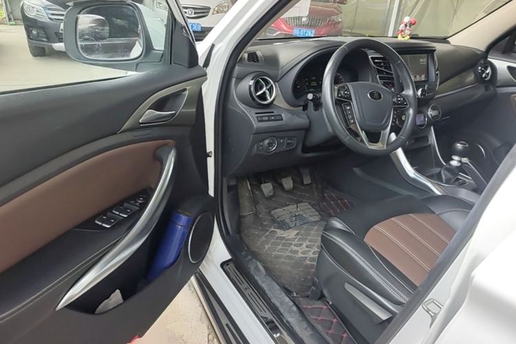 Used BYD Song 2016 GaiShi Edition 1.5TI Manual Elite Model Driver Seat