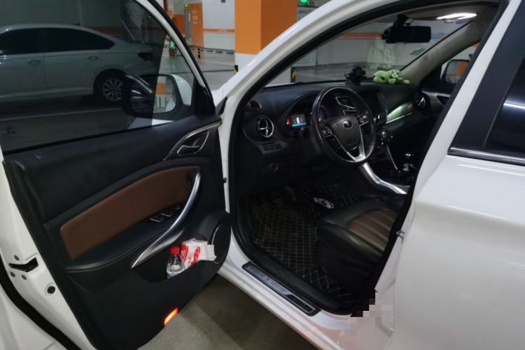 Used BYD Song 2016 GaiShi Edition 1.5TI Manual Elite Model Driver Seat