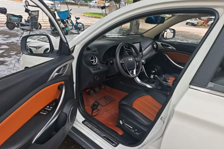 Used BYD Song 2016 1.5TI Manual Luxury Model Driver Seat