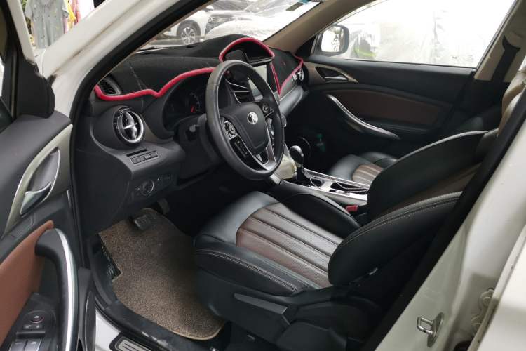 Used BYD Song 2016 GaiShi Edition 1.5TID Automatic Elite Model Driver Seat