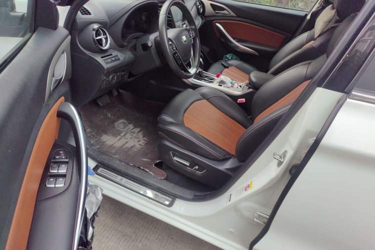 Used BYD Song 2016 2.0TID Automatic Prestige Edition Driver Seat