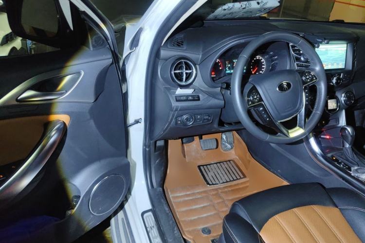 Used BYD Song 2016 Gaishi Edition 1.5TID Automatic Luxury Model Driver Seat