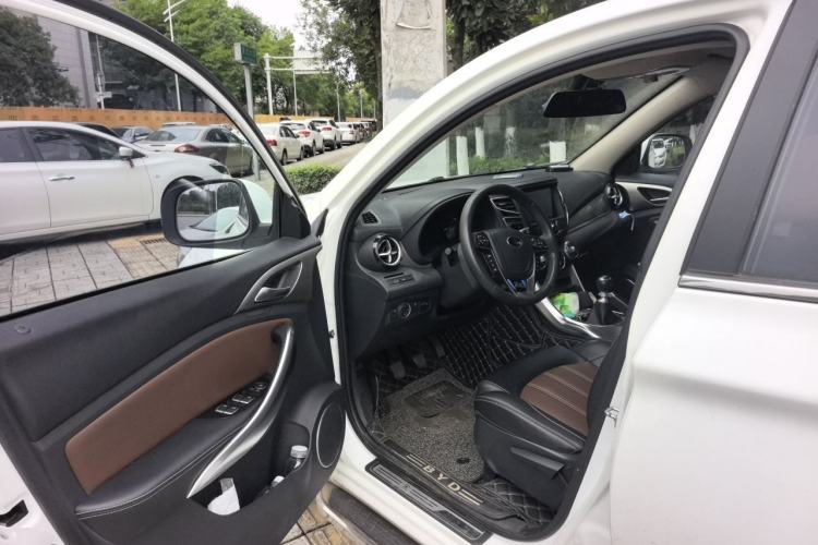Used BYD Song 2016 Gaishi Edition 1.5TI Manual Haoya Model Driver Seat