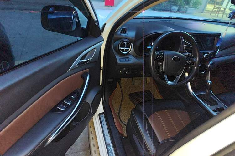 Used BYD Song 2016 GaiShi Edition 1.5TID Automatic Elite Model Driver Seat
