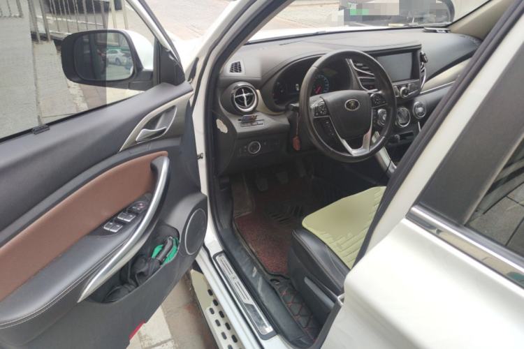 Used BYD Song 2016 Gaishi Edition 1.5TI Manual Haoya Model Driver Seat