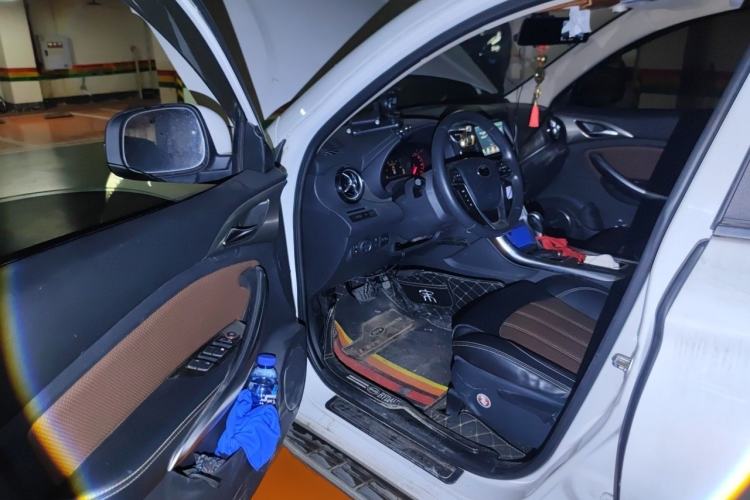 Used BYD Song 2016 GaiShi Edition 1.5TID Automatic Elite Model Driver Seat