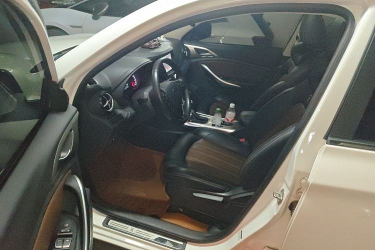 Used BYD Song 2016 GaiShi Edition 1.5TID Automatic Elite Model Driver Seat