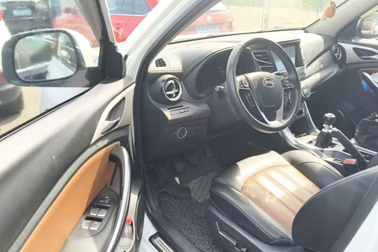 Used BYD Song 2016 Gaishi Edition 1.5TI Manual 4G Prestige Model Driver Seat