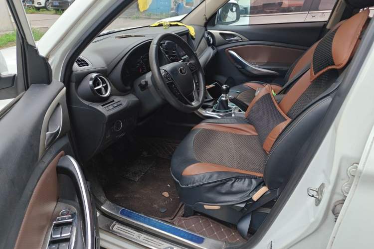 Used BYD Song 2016 GaiShi Edition 1.5TI Manual Elite Model Driver Seat