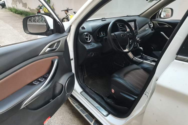 Used BYD Song 2016 Gaishi Edition 1.5TID Automatic Luxury Model Driver Seat