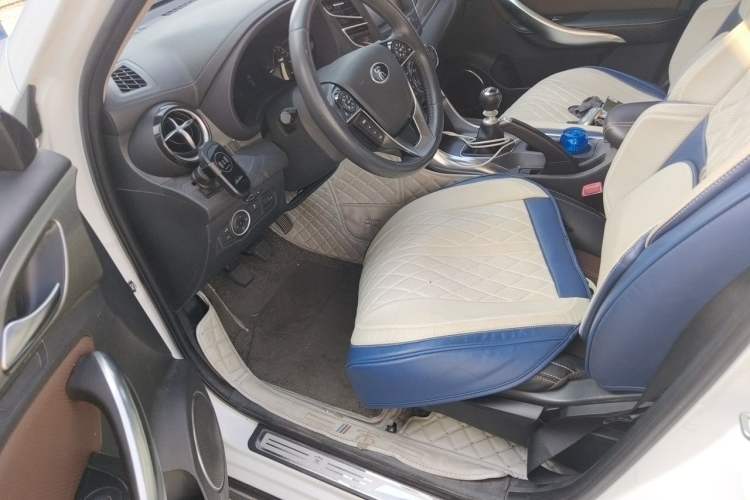 Used BYD Song 2016 GaiShi Edition 1.5TI Manual Elite Model Driver Seat