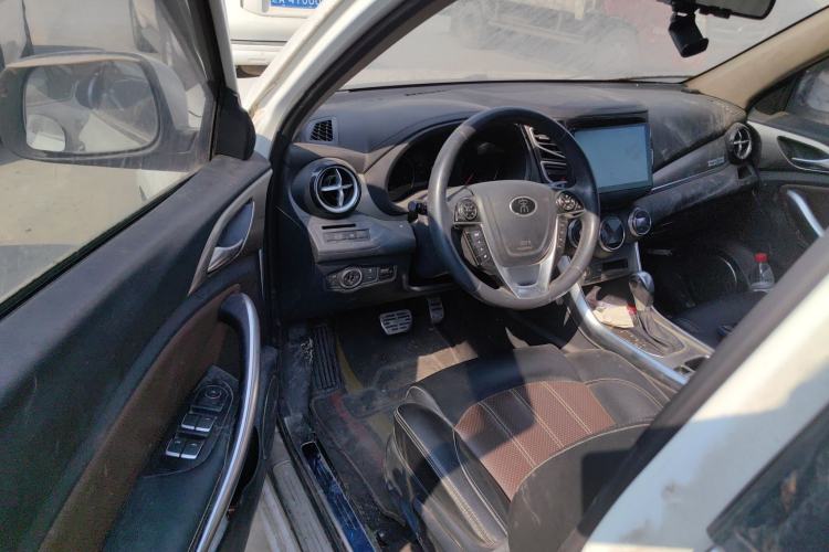 Used BYD Song 2016 Gaishi Edition 1.5TID Automatic Luxury Model Driver Seat