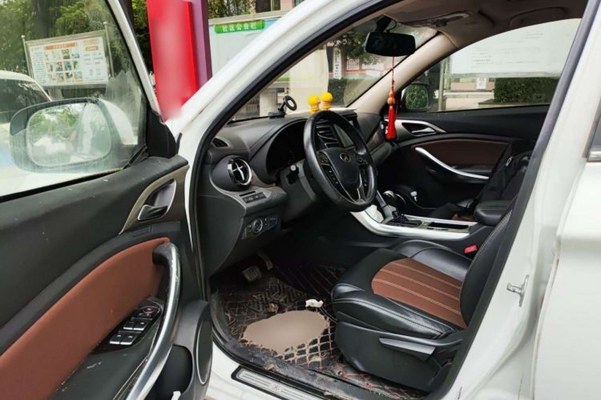 Used BYD Song 2016 GaiShi Edition 1.5TID Automatic Elite Model Driver Seat